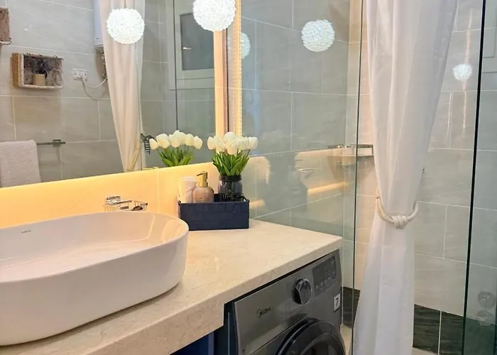 Apartment Smart Near And Pool