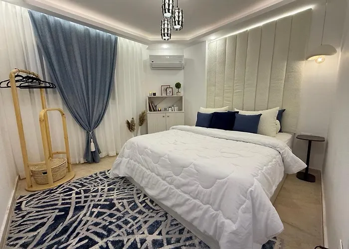 Apartment Smart Near And Pool