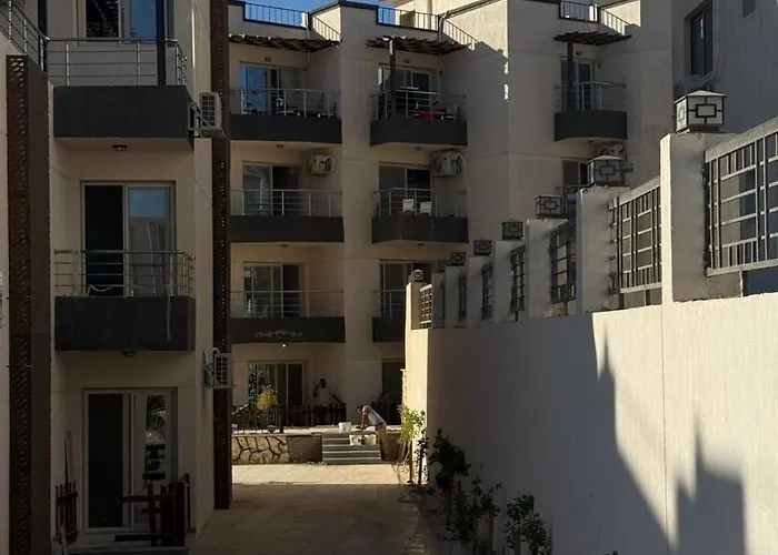 Apartment Smart Near And Pool